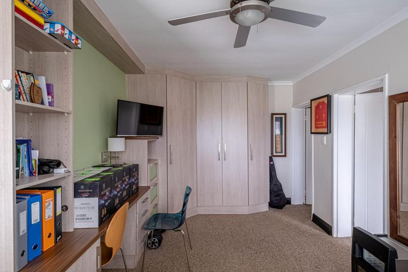 5 Bedroom Property for Sale in Linkside Eastern Cape